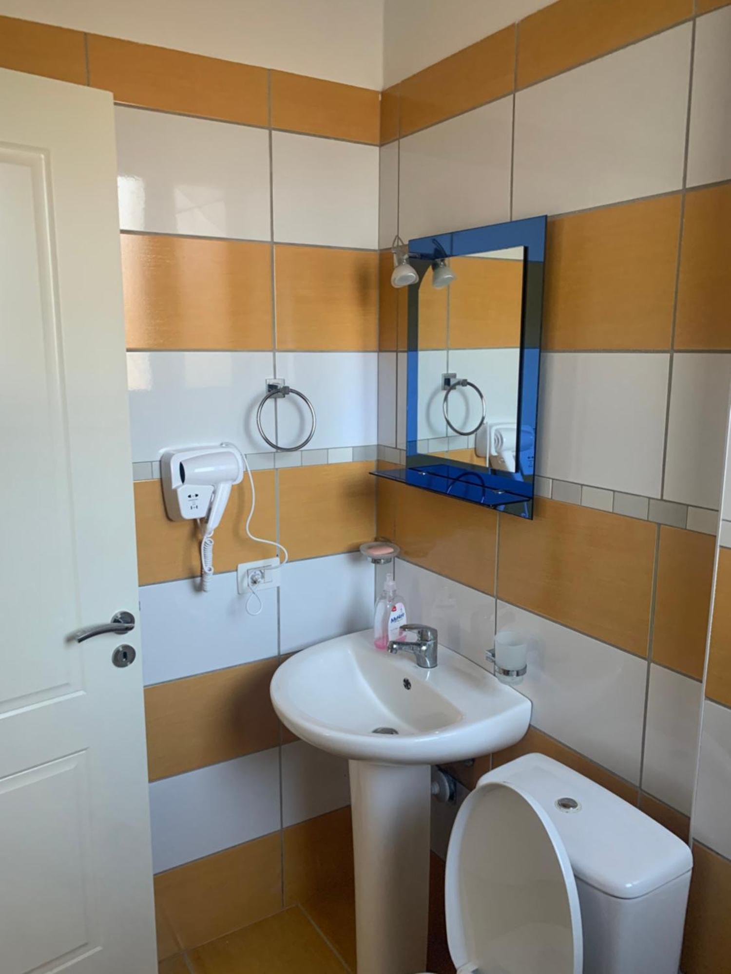 Adriatik Apartaments Sarandë Exteriör bild