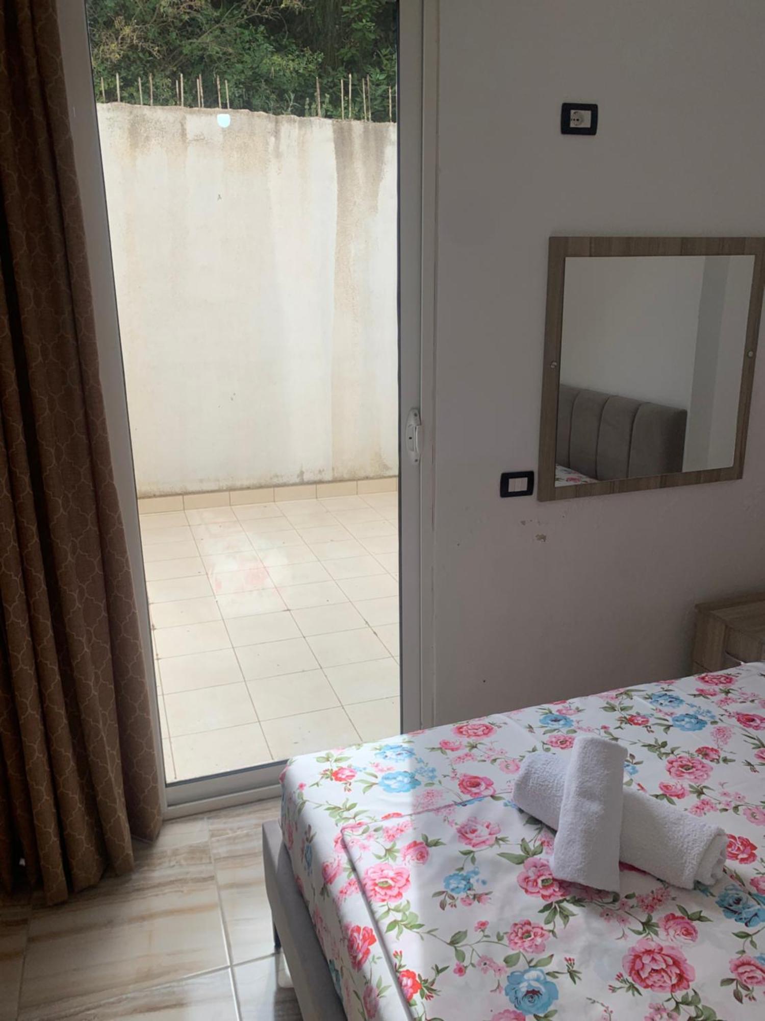 Adriatik Apartaments Sarandë Exteriör bild